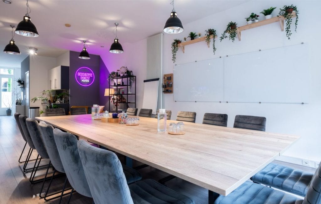 Amsterdam Meeting Room - Aurora, perfect for 16 people